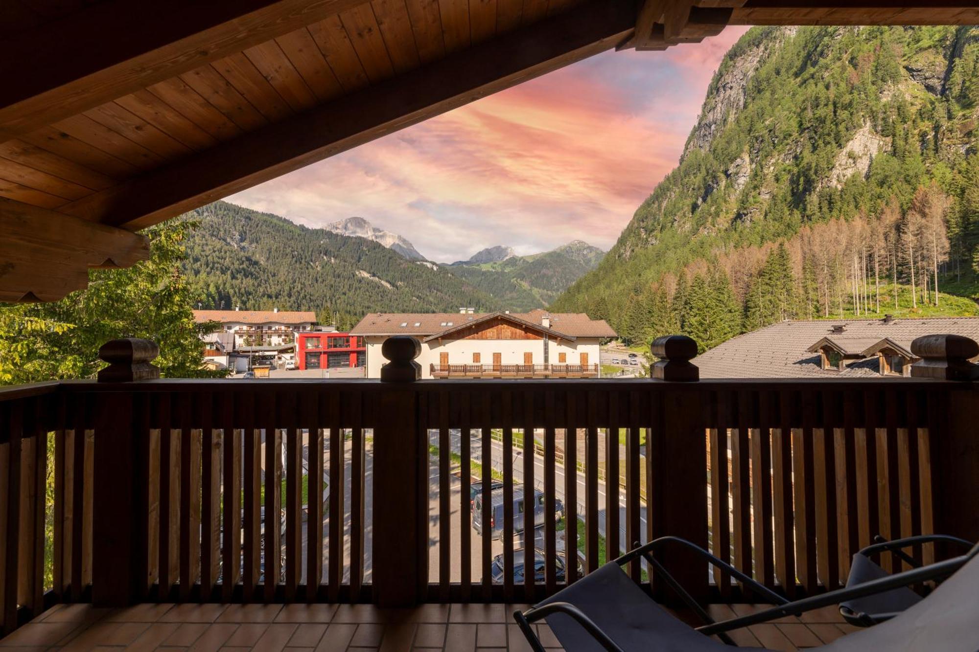 Hotel Ramon Campitello di Fassa Exterior foto